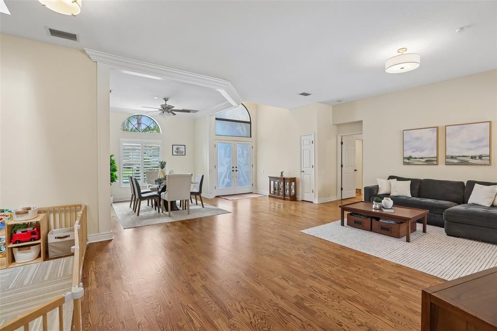 For Sale: $729,900 (4 beds, 3 baths, 2685 Square Feet)