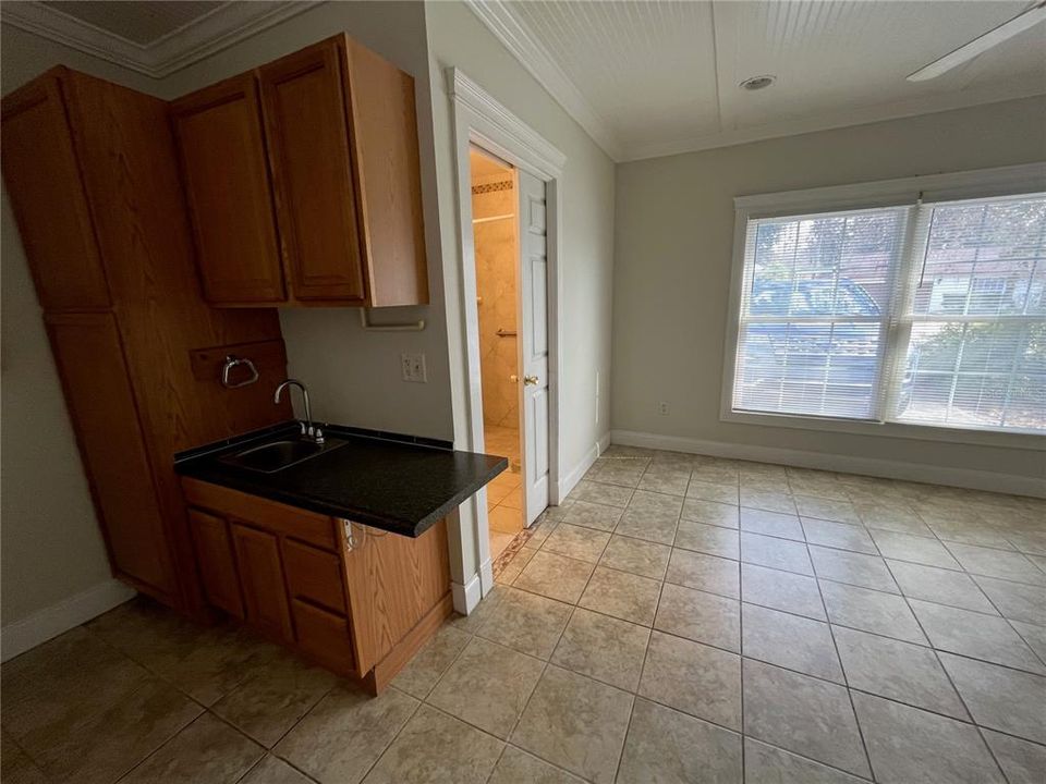 For Rent: $2,450 (4 beds, 3 baths, 2043 Square Feet)