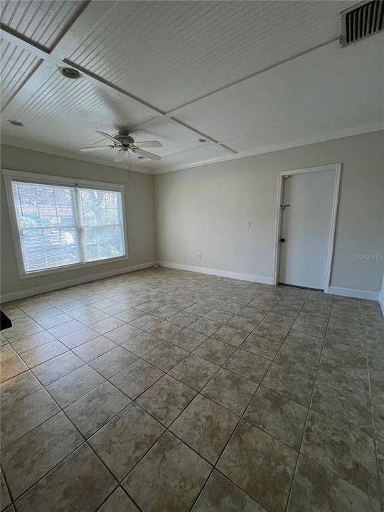 For Rent: $2,450 (4 beds, 3 baths, 2043 Square Feet)