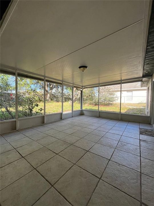 For Rent: $2,450 (4 beds, 3 baths, 2043 Square Feet)