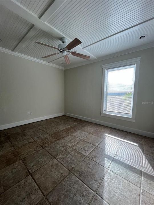 For Rent: $2,450 (4 beds, 3 baths, 2043 Square Feet)