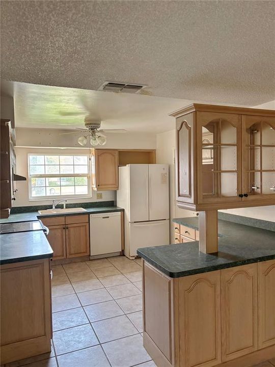 For Sale: $294,000 (2 beds, 2 baths, 1540 Square Feet)