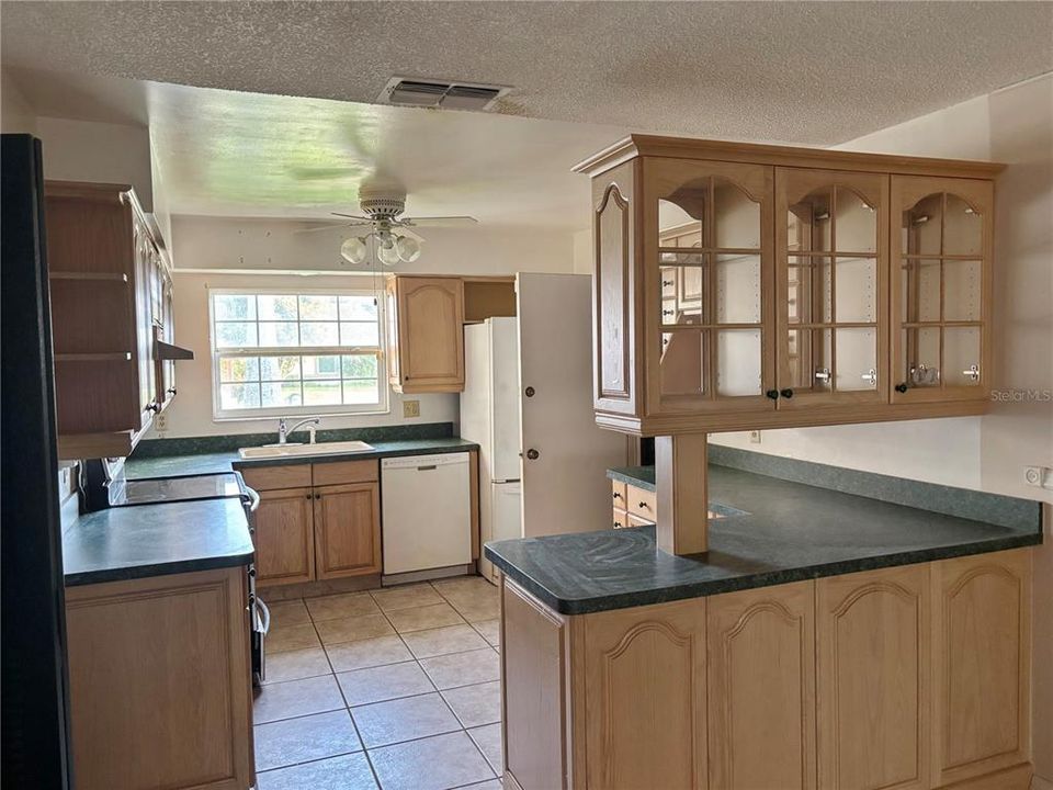 For Sale: $294,000 (2 beds, 2 baths, 1540 Square Feet)