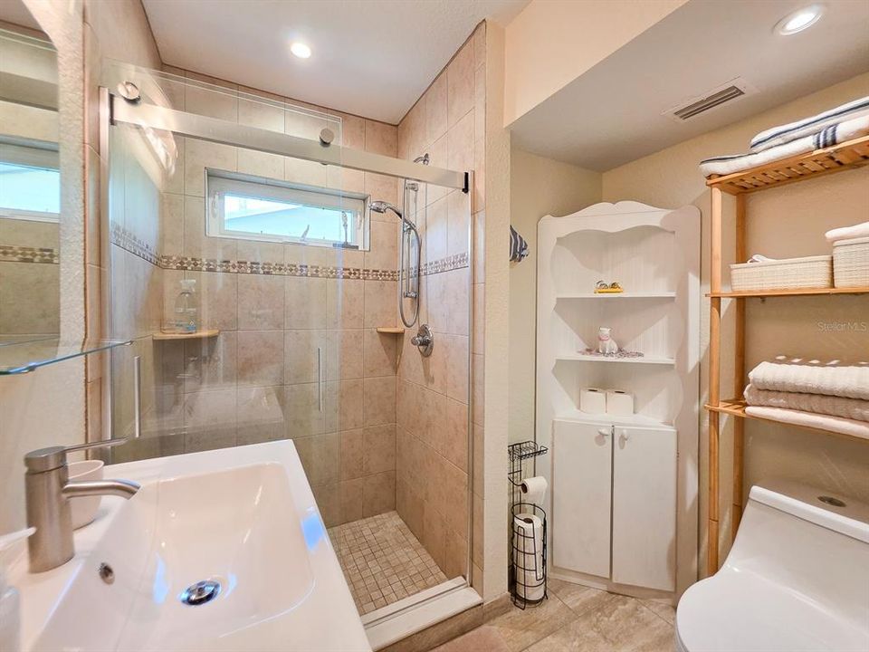 For Rent: $2,600 (2 beds, 2 baths, 1182 Square Feet)