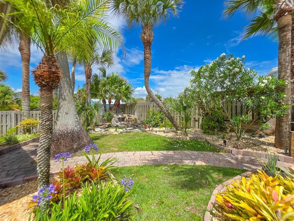 For Rent: $2,600 (2 beds, 2 baths, 1182 Square Feet)