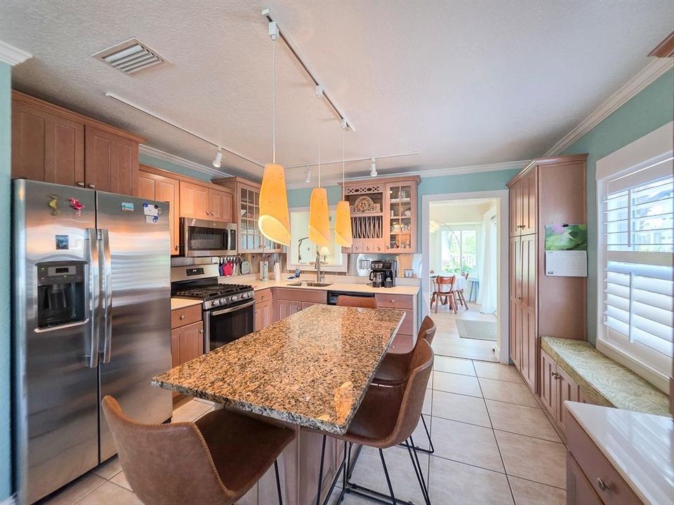 For Rent: $2,600 (2 beds, 2 baths, 1182 Square Feet)
