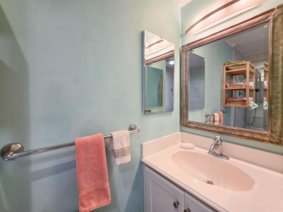 For Rent: $2,600 (2 beds, 2 baths, 1182 Square Feet)