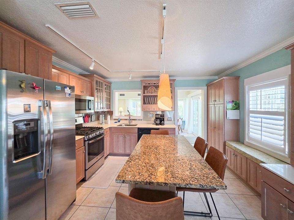 For Rent: $2,600 (2 beds, 2 baths, 1182 Square Feet)