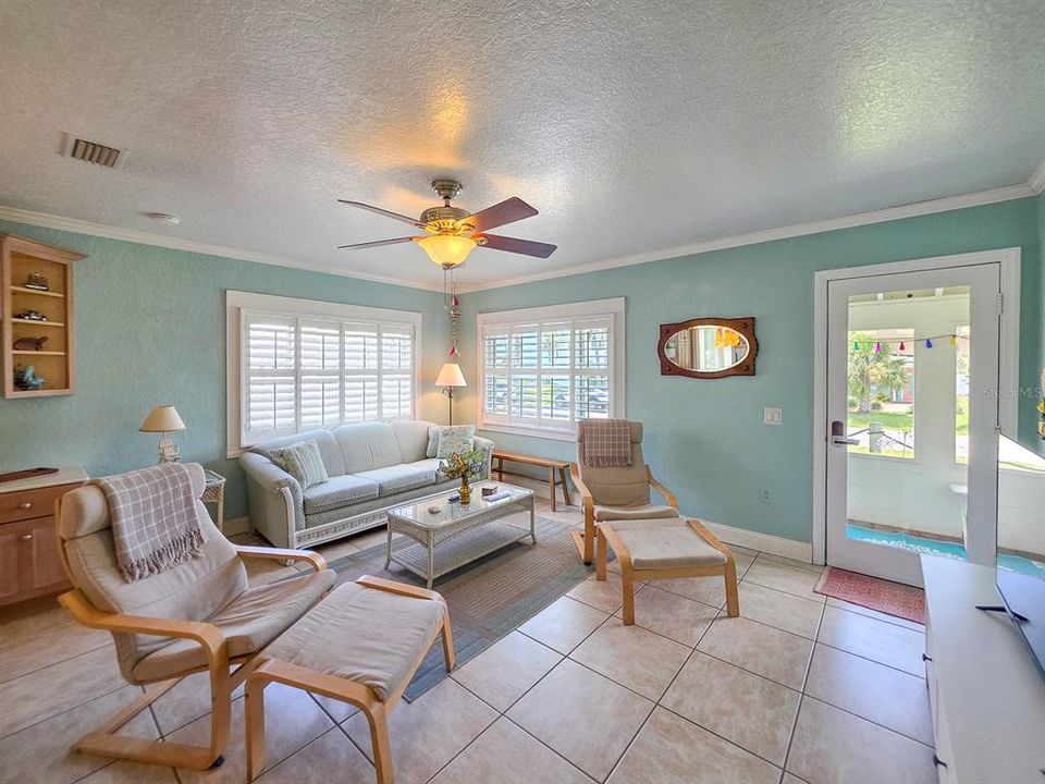 For Rent: $2,600 (2 beds, 2 baths, 1182 Square Feet)
