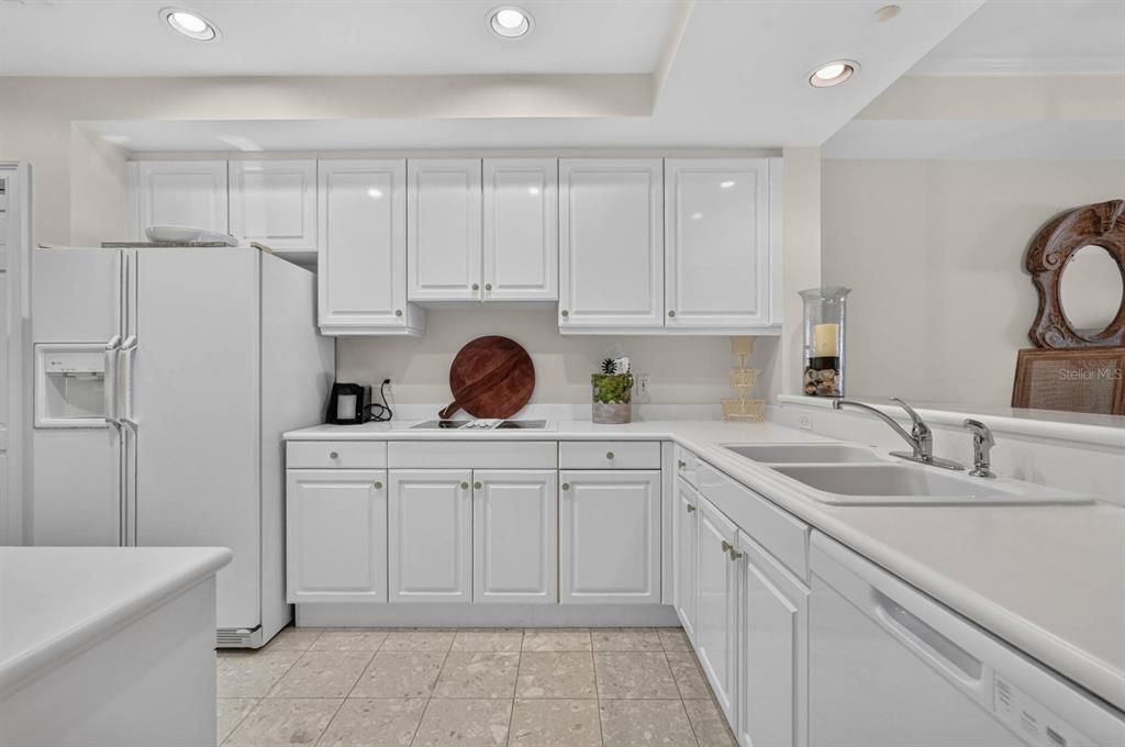 For Sale: $565,000 (2 beds, 2 baths, 1458 Square Feet)