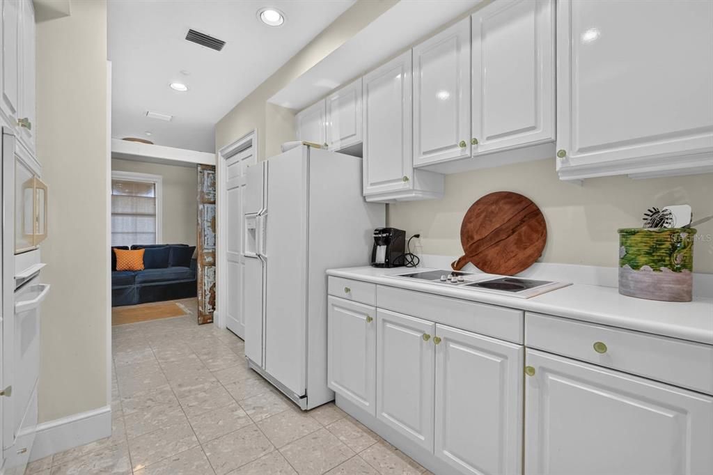 For Sale: $565,000 (2 beds, 2 baths, 1458 Square Feet)
