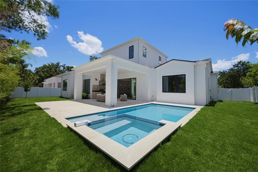 На продажу: $2,499,000 (5 спален, 4 ванн, 3520 Квадратных фут)