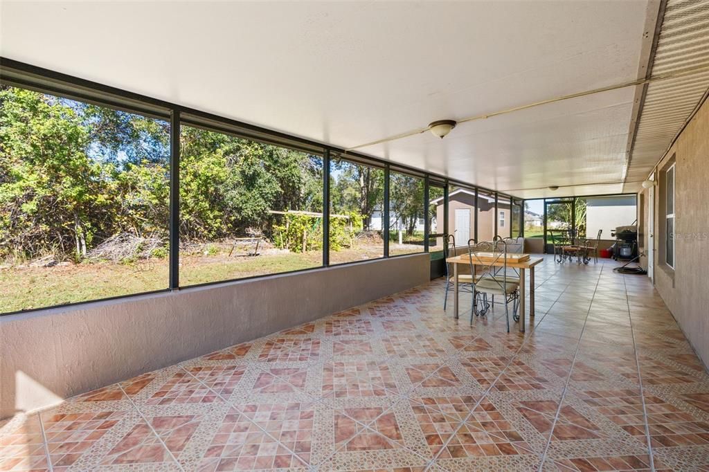 For Sale: $340,000 (5 beds, 2 baths, 1934 Square Feet)