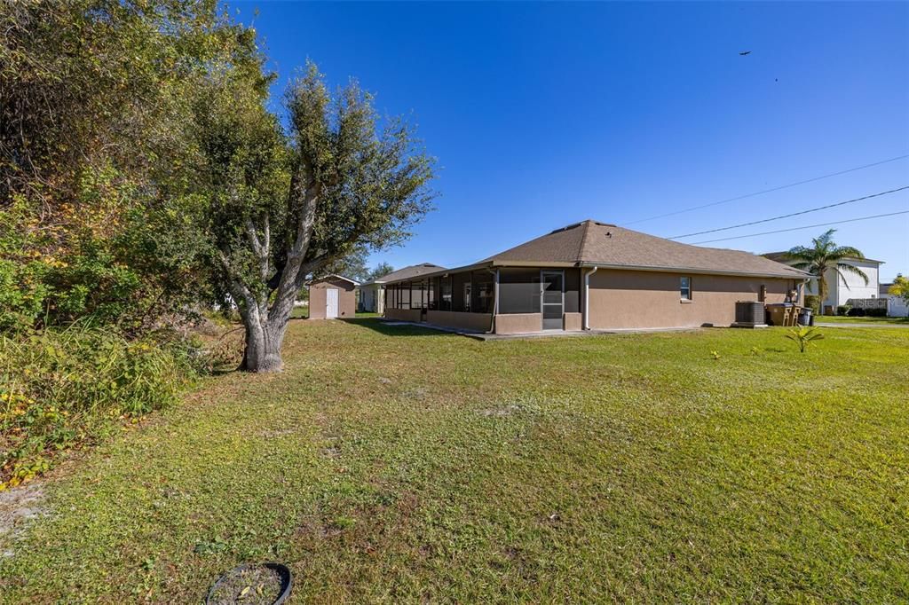 For Sale: $340,000 (5 beds, 2 baths, 1934 Square Feet)