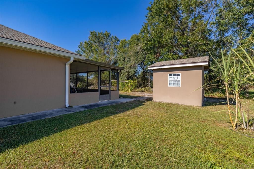 For Sale: $340,000 (5 beds, 2 baths, 1934 Square Feet)