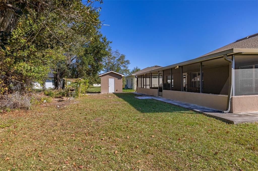 For Sale: $340,000 (5 beds, 2 baths, 1934 Square Feet)