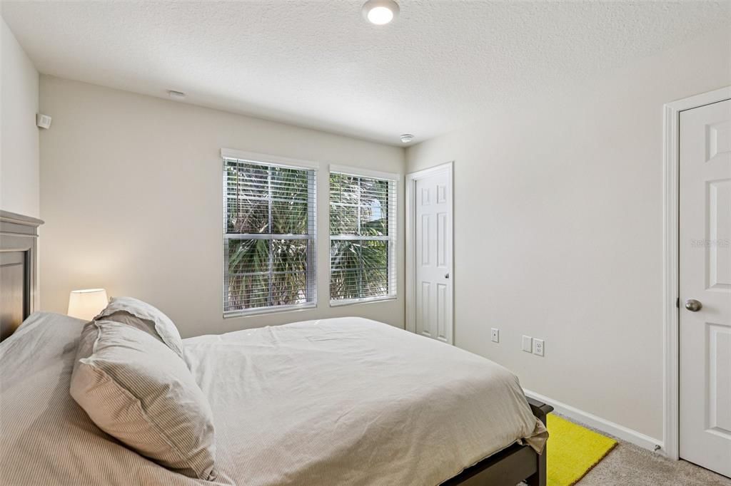 For Sale: $249,000 (2 beds, 2 baths, 1109 Square Feet)