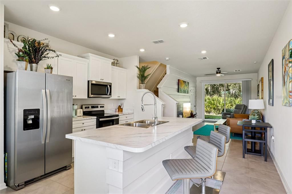 For Sale: $249,000 (2 beds, 2 baths, 1109 Square Feet)
