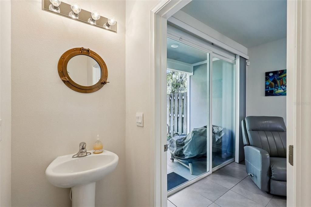 For Sale: $249,000 (2 beds, 2 baths, 1109 Square Feet)
