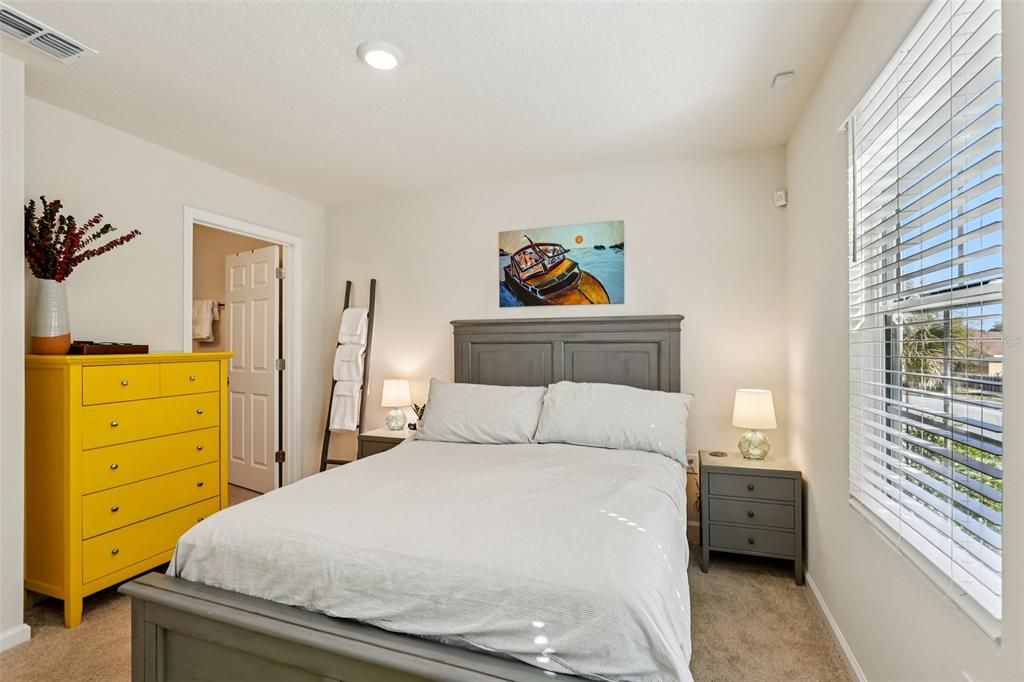 For Sale: $249,000 (2 beds, 2 baths, 1109 Square Feet)