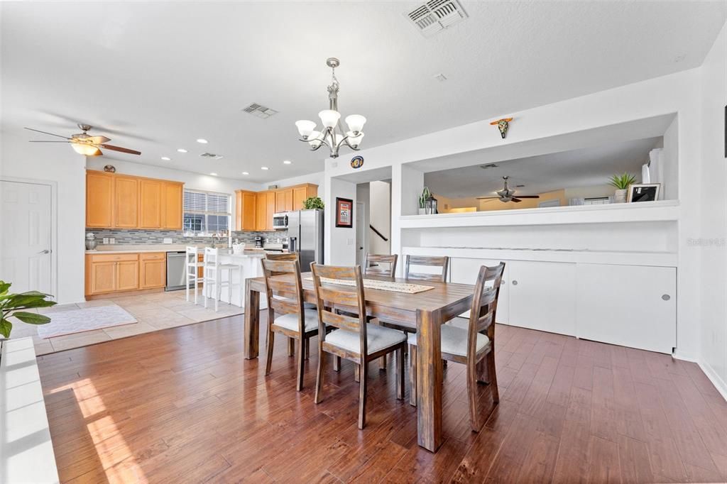 En Venta: $519,000 (4 camas, 3 baños, 2652 Pies cuadrados)