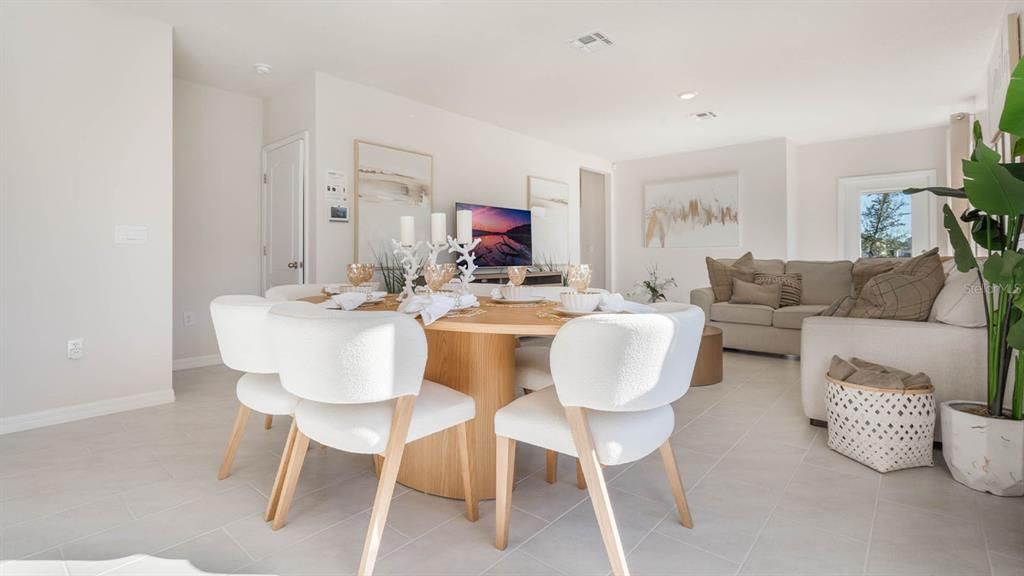 Active With Contract: $317,990 (4 beds, 2 baths, 1665 Square Feet)