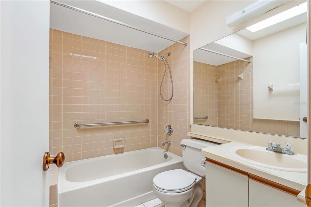 For Sale: $315,000 (3 beds, 2 baths, 1673 Square Feet)