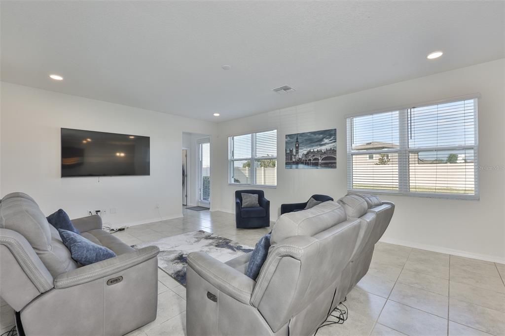 For Sale: $497,000 (5 beds, 3 baths, 3278 Square Feet)