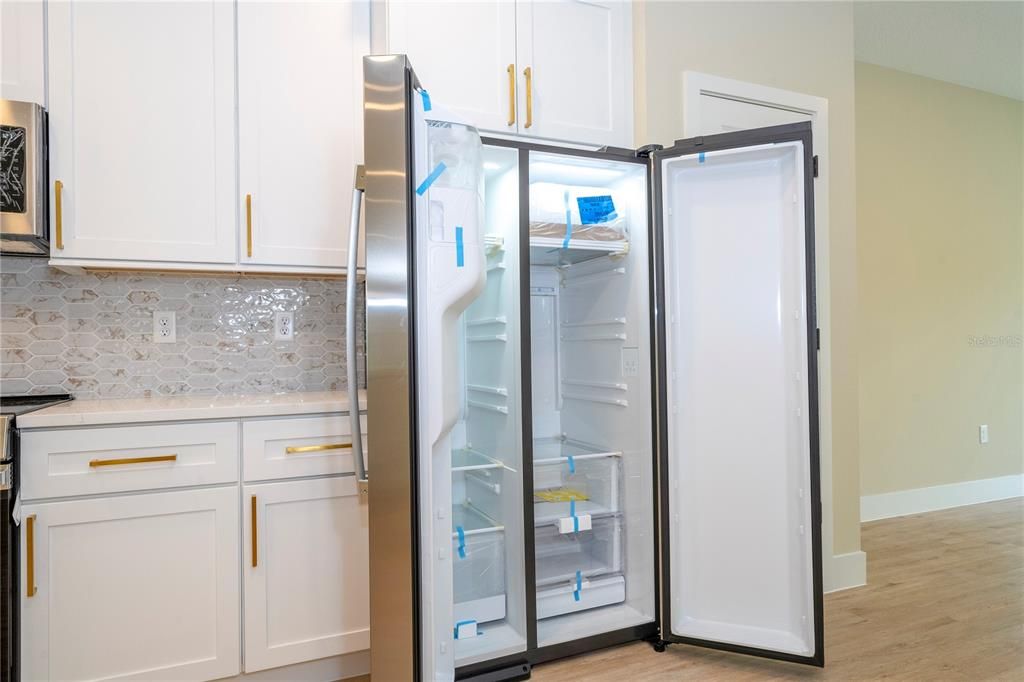 На продажу: $415,000 (4 спален, 2 ванн, 1747 Квадратных фут)