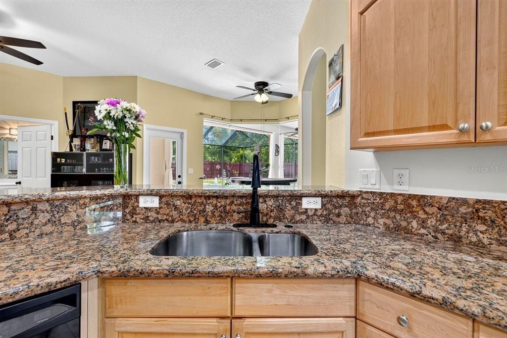 For Sale: $445,000 (3 beds, 3 baths, 2164 Square Feet)