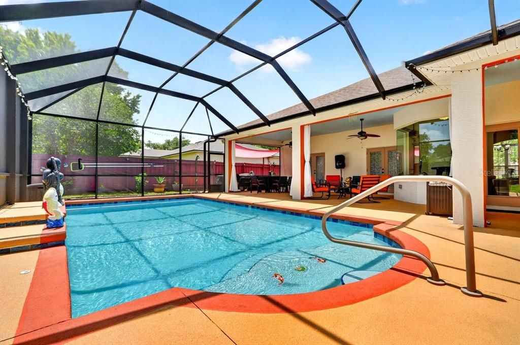 For Sale: $445,000 (3 beds, 3 baths, 2164 Square Feet)