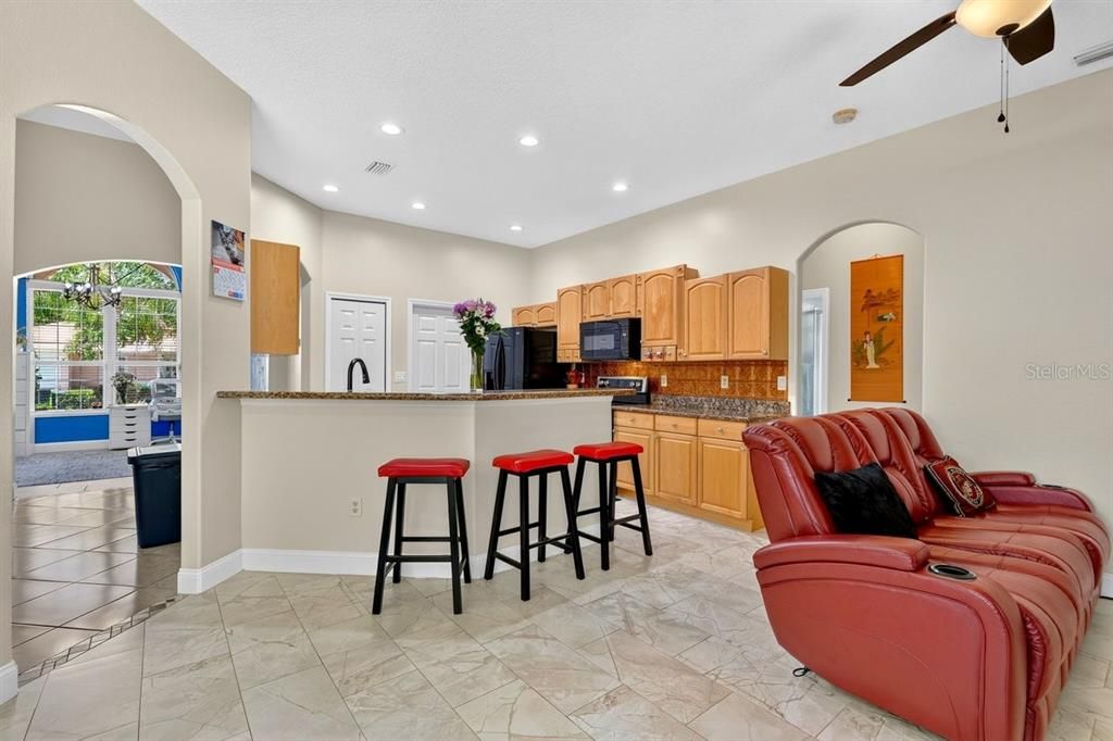 For Sale: $445,000 (3 beds, 3 baths, 2164 Square Feet)