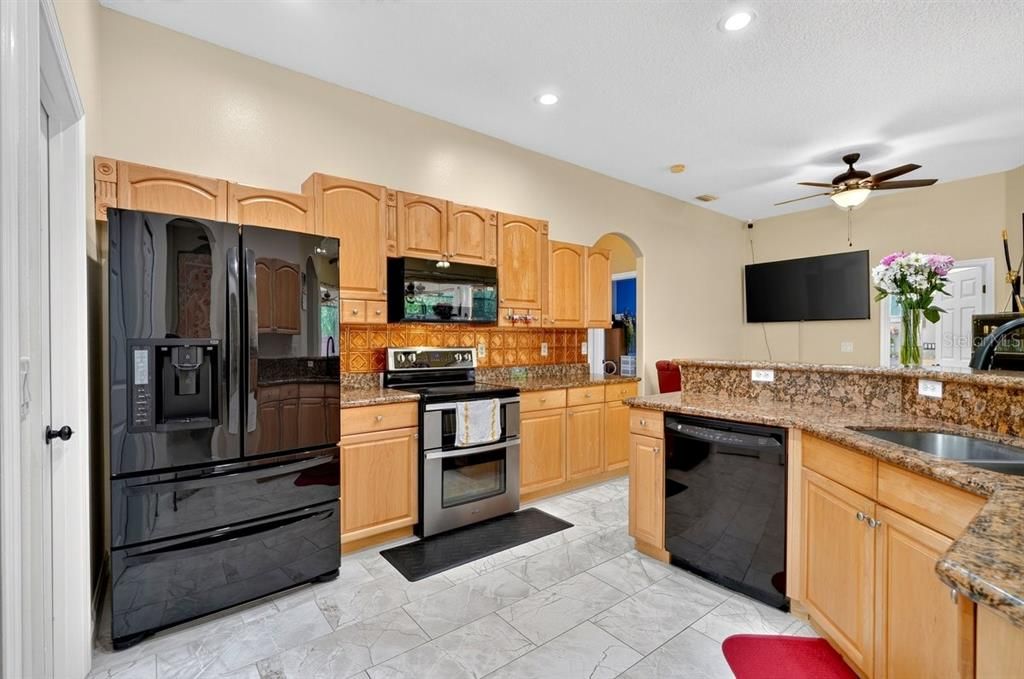 For Sale: $445,000 (3 beds, 3 baths, 2164 Square Feet)