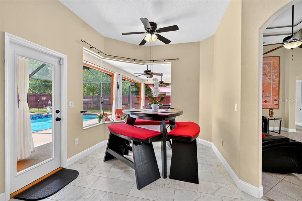 For Sale: $445,000 (3 beds, 3 baths, 2164 Square Feet)