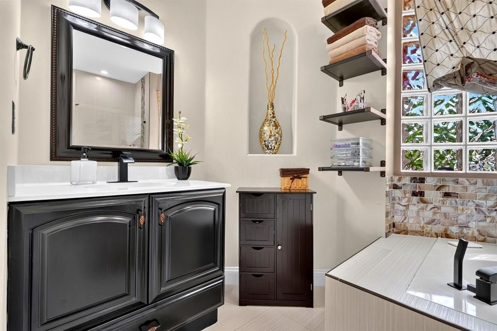 For Sale: $445,000 (3 beds, 3 baths, 2164 Square Feet)