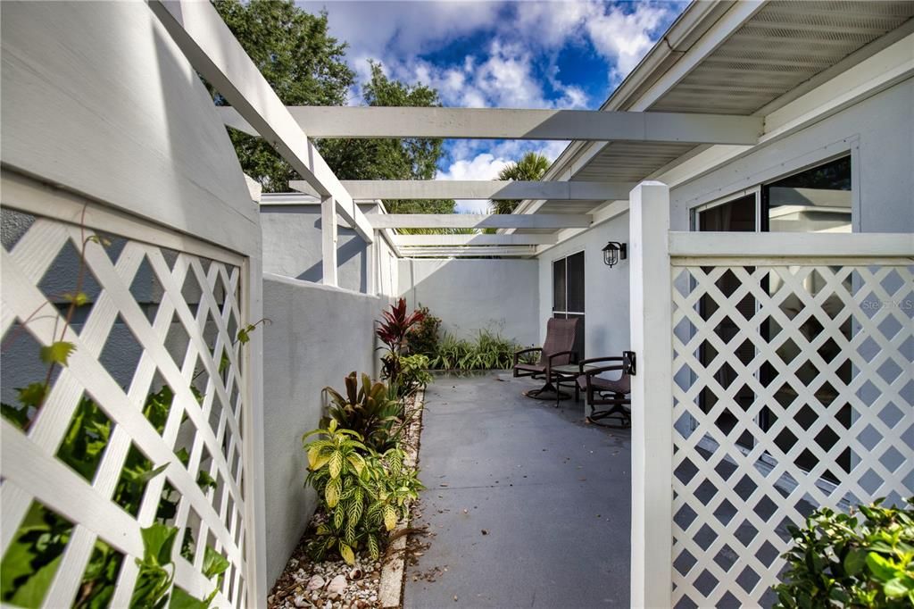 For Rent: $4,800 (2 beds, 2 baths, 1175 Square Feet)