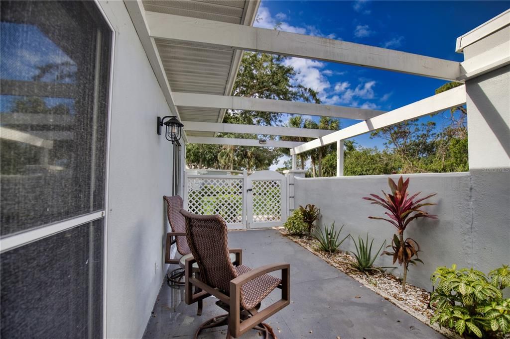 For Rent: $4,800 (2 beds, 2 baths, 1175 Square Feet)