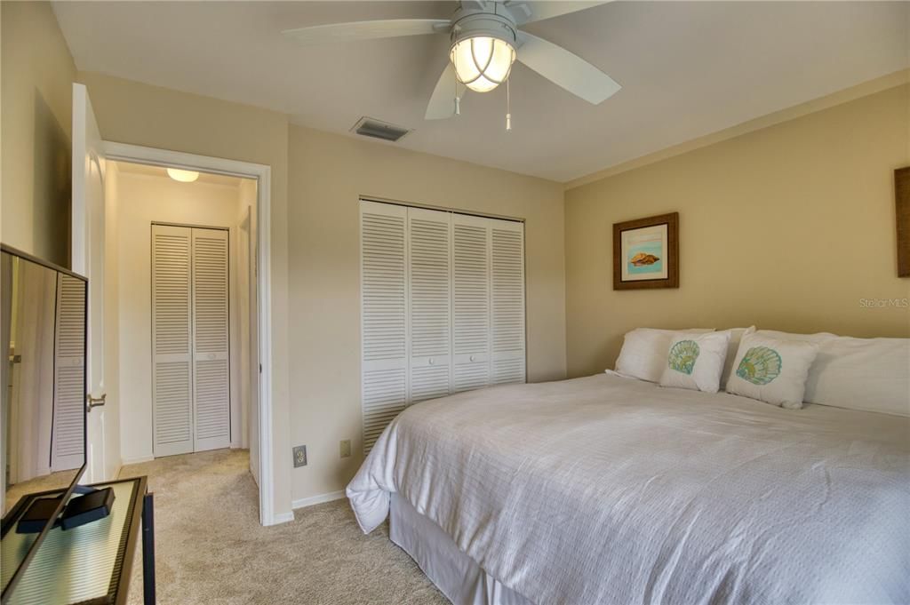 For Rent: $4,800 (2 beds, 2 baths, 1175 Square Feet)