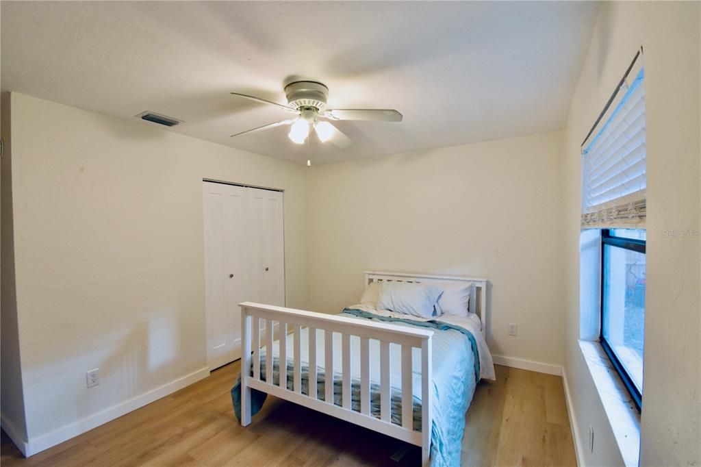 For Sale: $337,000 (3 beds, 2 baths, 1391 Square Feet)