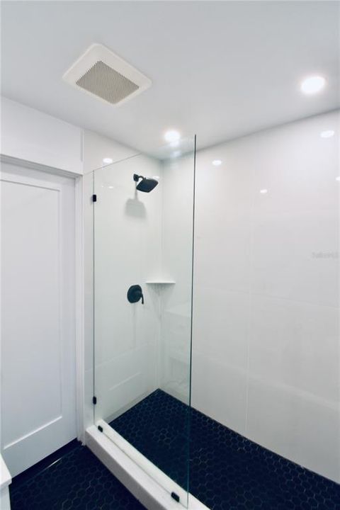 For Sale: $337,000 (3 beds, 2 baths, 1391 Square Feet)