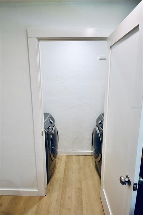 For Sale: $337,000 (3 beds, 2 baths, 1391 Square Feet)
