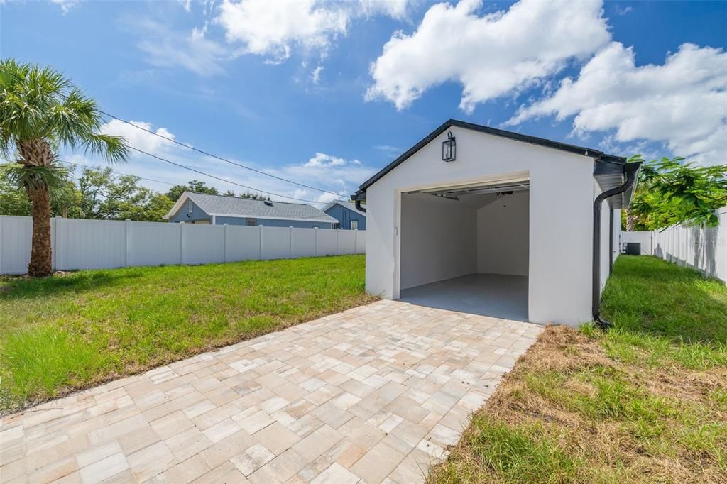 На продажу: $699,900 (3 спален, 2 ванн, 1965 Квадратных фут)
