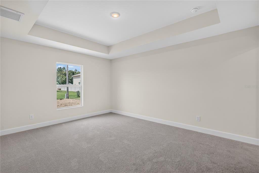 For Sale: $339,900 (4 beds, 3 baths, 1818 Square Feet)