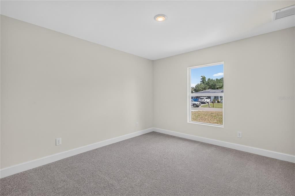 For Sale: $339,900 (4 beds, 3 baths, 1818 Square Feet)