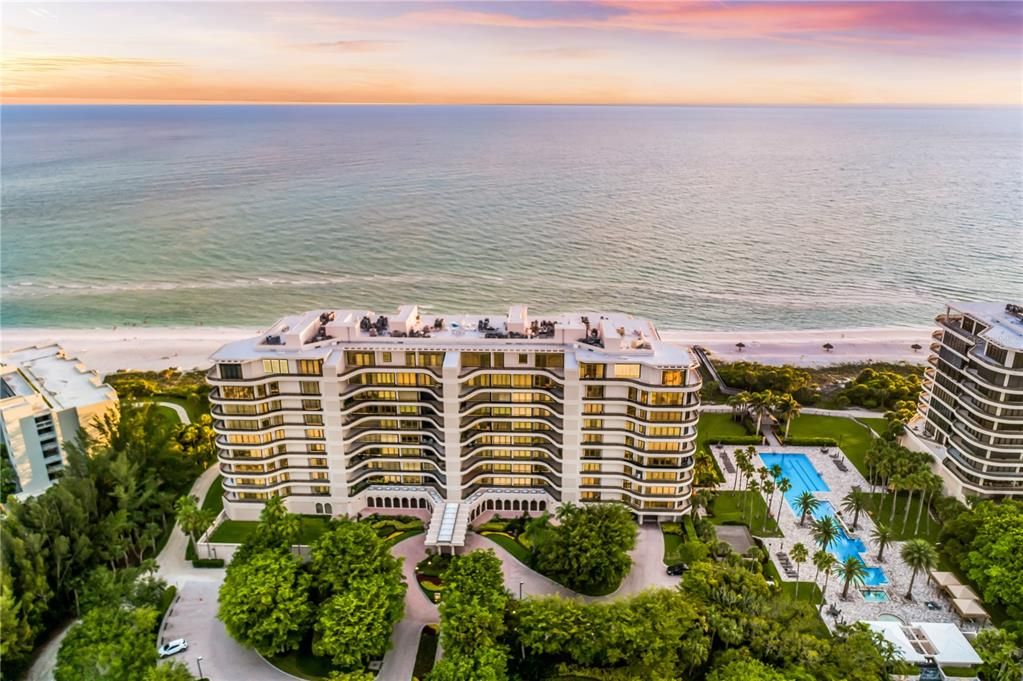For Sale: $12,995,000 (4 beds, 3 baths, 4912 Square Feet)