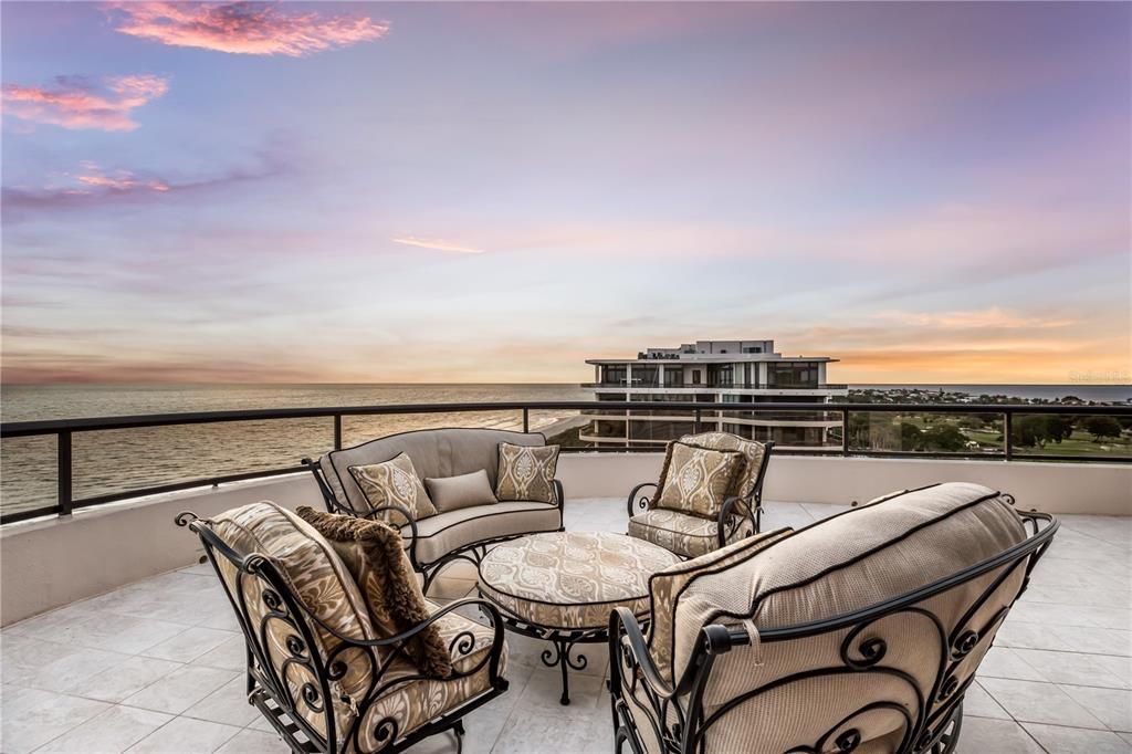 For Sale: $12,995,000 (4 beds, 3 baths, 4912 Square Feet)