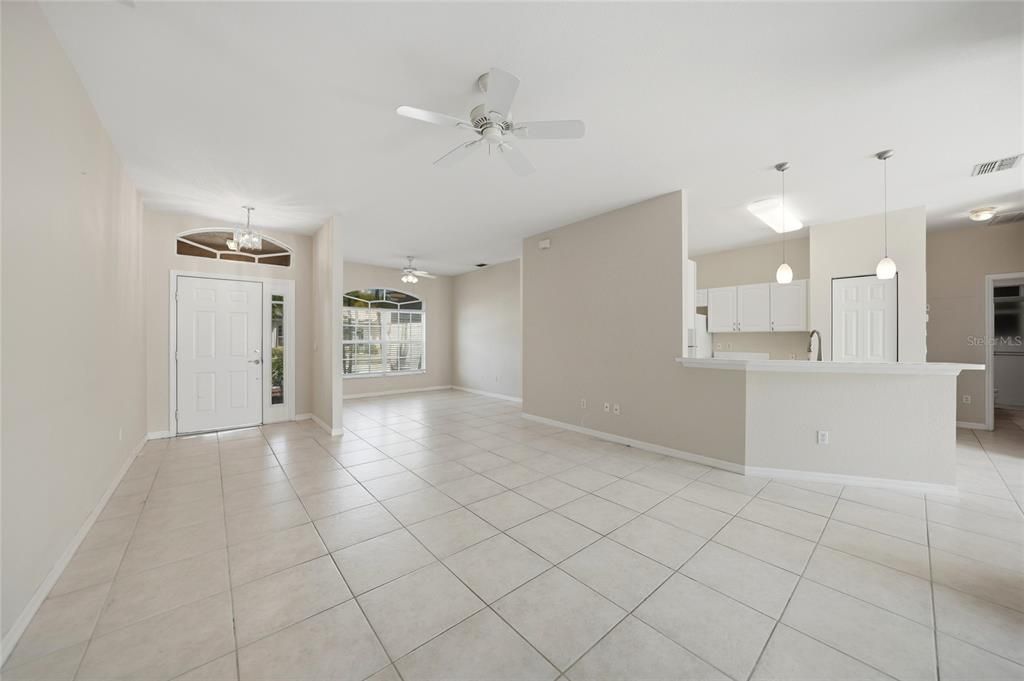 For Sale: $279,000 (3 beds, 2 baths, 1586 Square Feet)