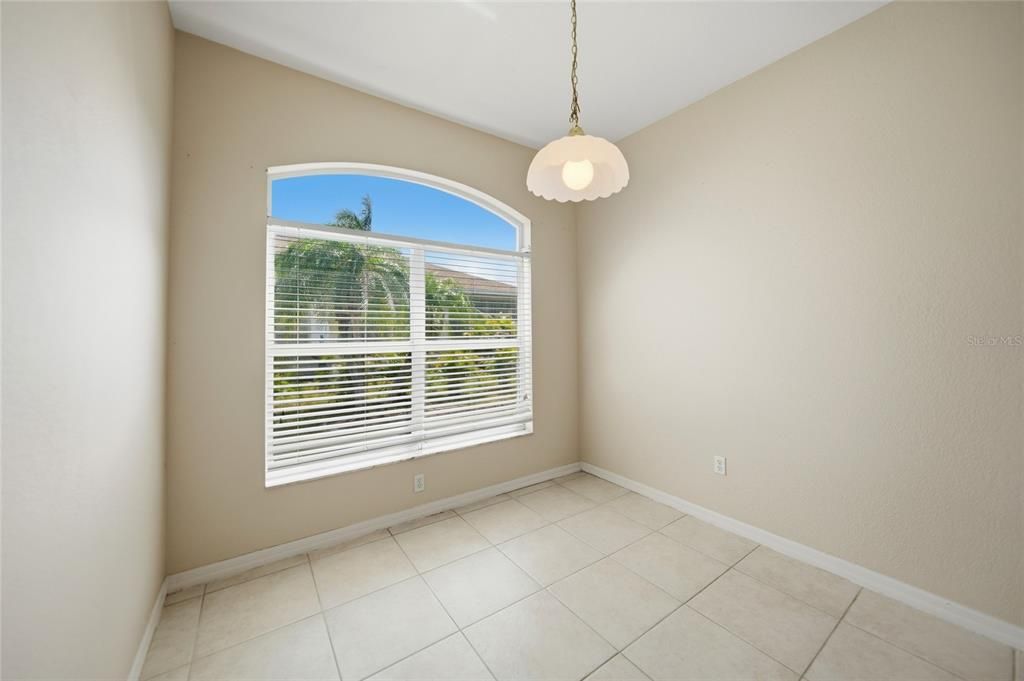 For Sale: $279,000 (3 beds, 2 baths, 1586 Square Feet)