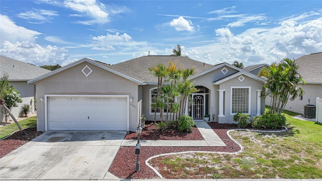 For Sale: $279,000 (3 beds, 2 baths, 1586 Square Feet)