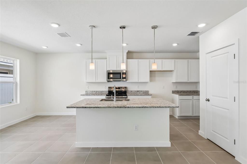 En Venta: $329,990 (3 camas, 2 baños, 1469 Pies cuadrados)